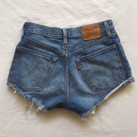Levi’s 501®️ High-Waisted Shorts - Picture 2 of 5